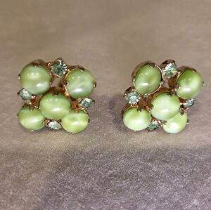 Vintage Green Cluster Clip-on Earrings